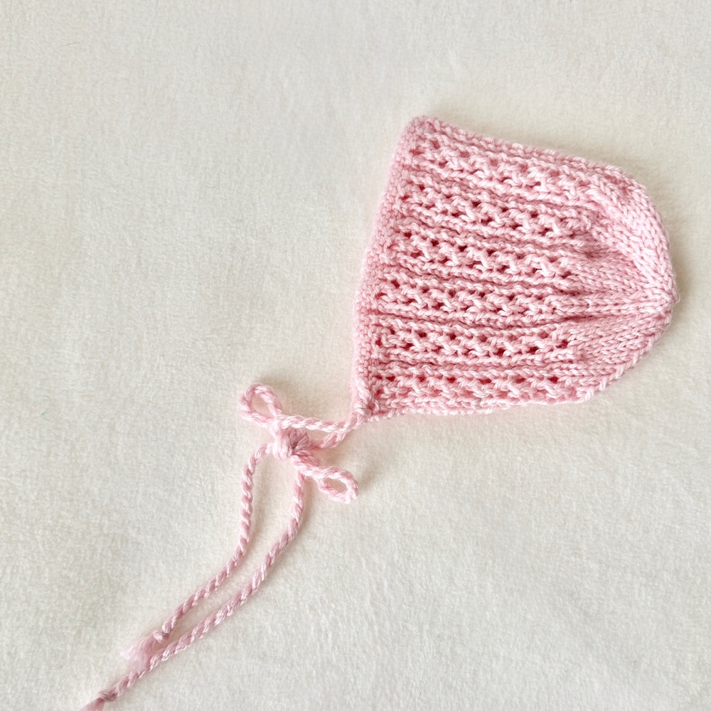 Handmade Knitted Newborn Baby Bonnet – light pink